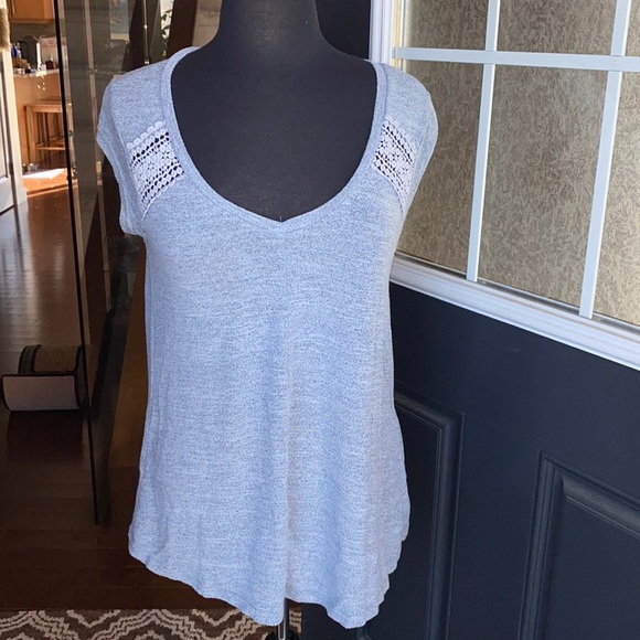 She+Sky Heather Blue White Lace Accent Top - Picture 1 of 6